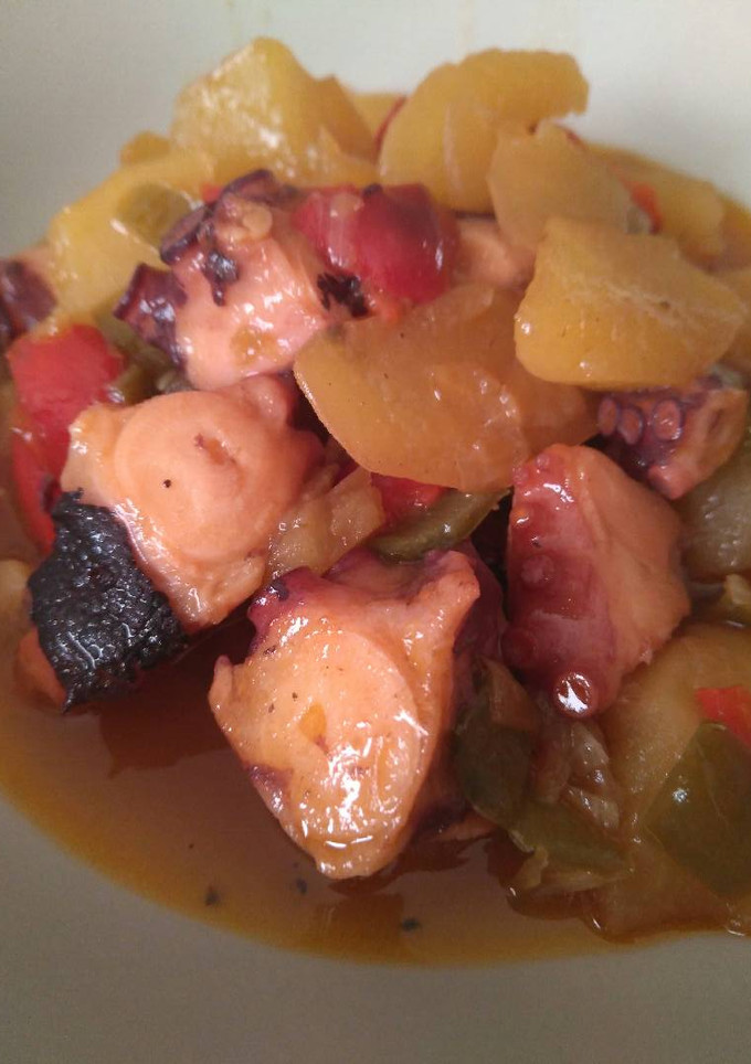 Una foto de Pulpo guisado al punto de cajún