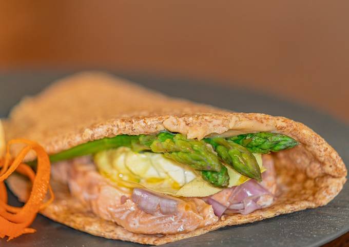 Piadina Integrale con Salmone ed Asparagi