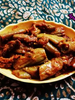 भरवाँ तुरई(Bharva torai recipe in hindi) रेसिपी मुख्य फोटो