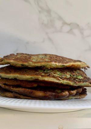 A picture of 10 minute Savory Zucchini Pancakes #vegetarian #paleo #low carb #grain-free #gluten-free.