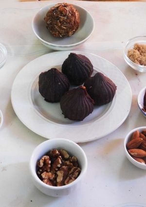 A picture of Chocolate modaks.