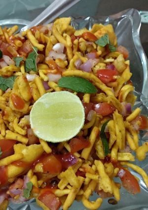 A picture of Chatpati bhel.