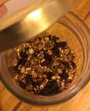 Granola con avena, maní y pasas de uva