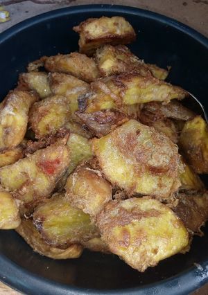 A picture of Dankalin Hausa with egg.