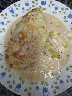 Una foto de 613. Pechuga rellena con salsa pimienta (principal carne)