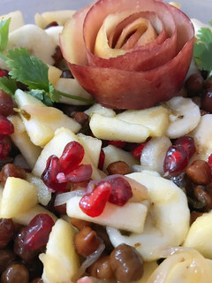 A picture of Mix fruit chana chaat with imli sauce🤗.