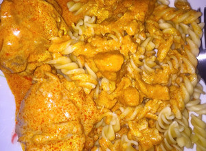 Tejfölös csirkepörkölt🍗🍴 recept fotója