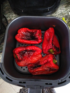 Una foto de Pimientos rojos asados en freidora de aire