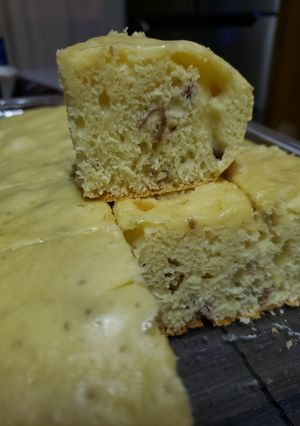 Una foto de Bizcochuelo casero de vainilla con nueces 🥧