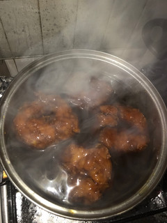 Una foto de Picarones en salsa de chancaca
