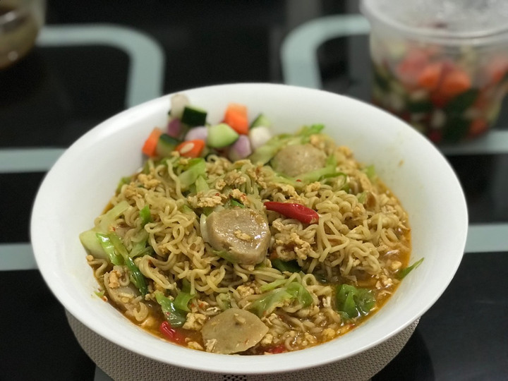 Bagaimana Menyiapkan Mie goreng basah ala abang2 yang Lezat