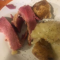 A picture of Boiled corn beef.
