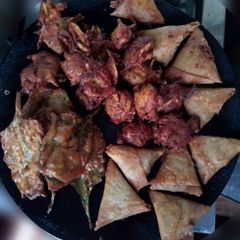 A picture of Pakora and Samosa Platter.