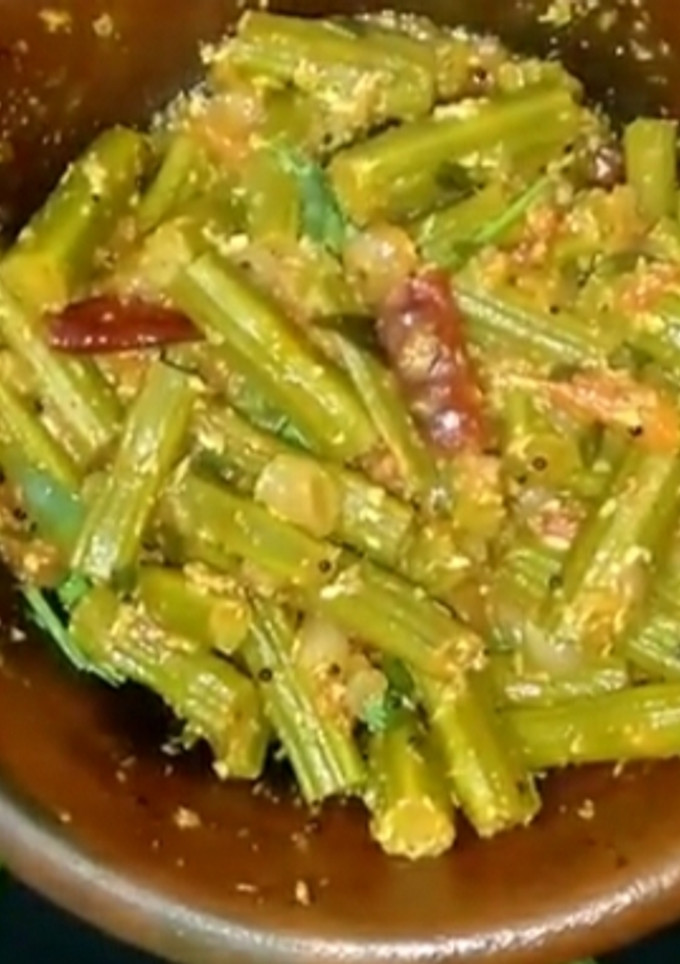 முருங்கைக் காய் பொரியல்/தொக்கு (Murunkai kaai poriyal recipe in tamil) செய்முறை முக்கிய புகைப்படம்