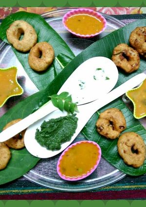 A picture of Instant Bread Medu Vada.