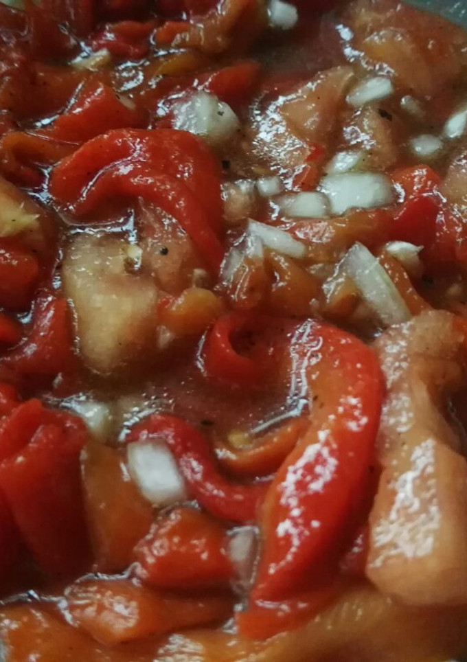Una foto de Zorongollo (ensalada de pimientos asados extremeña)