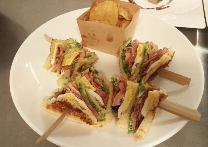 Simple Way to Prepare Jamie Oliver Marthin club sandwich