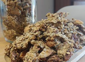 Une photo de 🫘 Granola à la compote de pomme (sans sucre ajouté)
