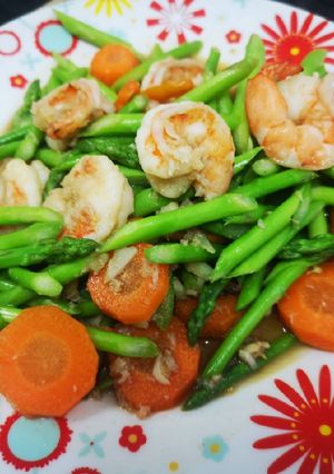 รูปของ กุ้งผัดหน่อไม้ฝรั่ง