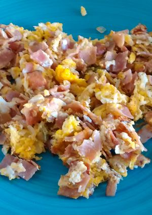 Una foto de Huevos con jamón