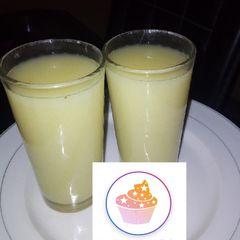 A picture of Ginger and cucumber lemonade.