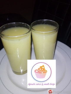 A picture of Ginger and cucumber lemonade.