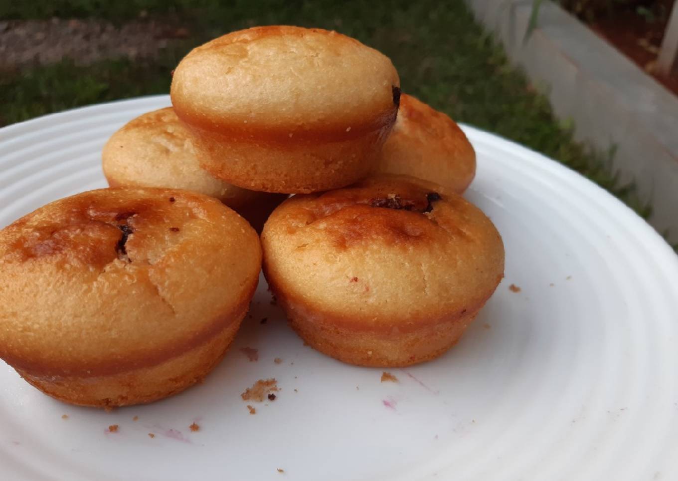 Remove the tortillas from the muffins