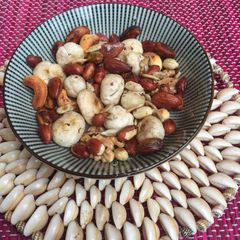 A picture of Crunchy dry fruit namkeen.