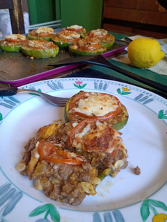 Una foto de Vegetariana Zapallitos rellenos con texturizado de soja