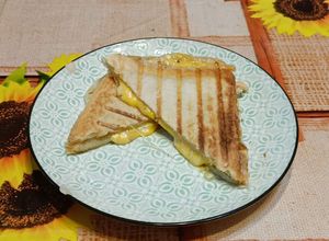 Foto di Toast ai due formaggi e pepe di Sichuan