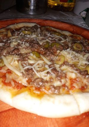صورة لوصفة بيتزا مثل المحلات