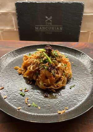 A picture of Chicken & Prawn Pad Thai.