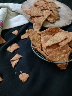 চটপটা আটা মেথি নিমকি (chatpata ata methi nimki recipe in Bengali) রেসিপির প্রধান ছবি