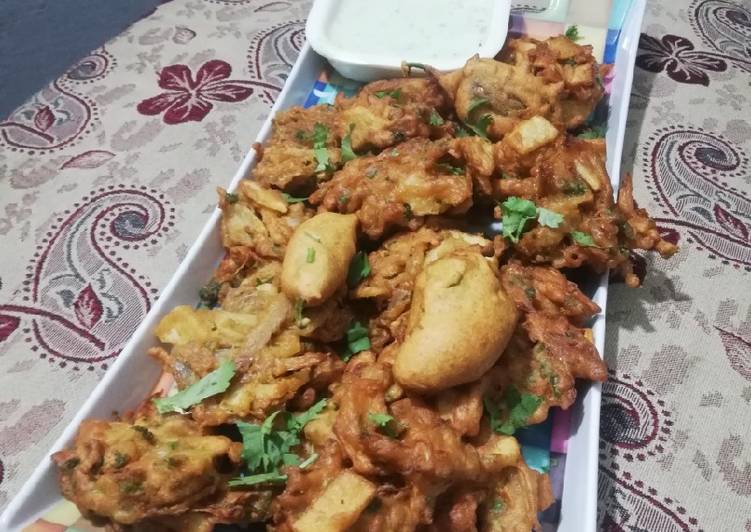 Recipe of Quick Crispy Pakora 🌧️
