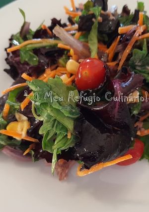 Foto de ♥ Salada de Alface, Rúcula, Tomate Cherry, Cenoura, Atum e Milho ♥