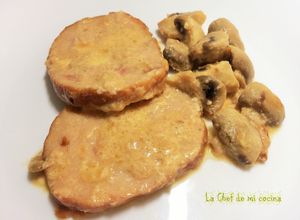 Una foto de Roti de pollo relleno con salsa de champiñones (Moulinex Cookeo)