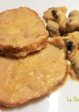 Una foto de Roti de pollo relleno con salsa de champiñones (Moulinex Cookeo)
