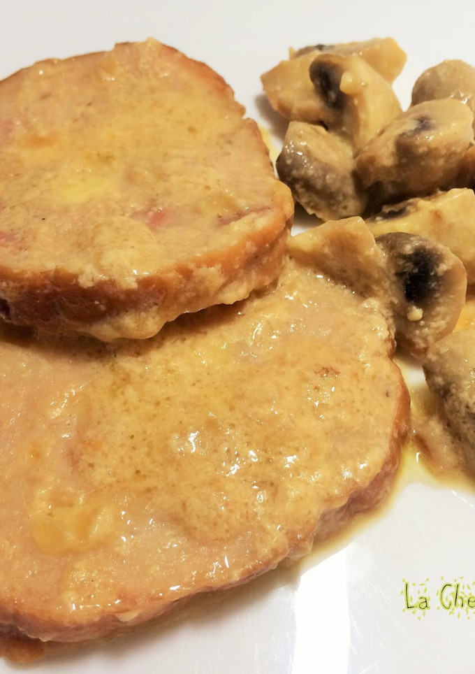 Una foto de Roti de pollo relleno con salsa de champiñones (Moulinex Cookeo)