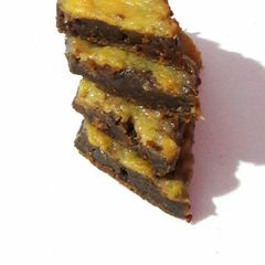 A picture of Baked Mango Biscuit Barfi.