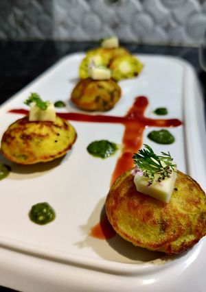 A picture of Cheesy Semolina Appam.