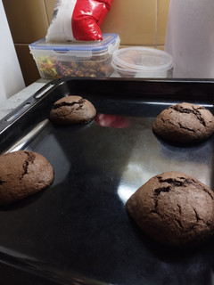 Una foto de Galletas 🍪caseras estilo brownie ♥️
