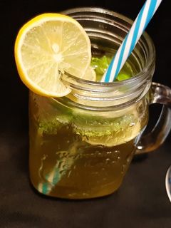 पुदीना लाइम सोडा (Pudina lime soda recipe in hindi) रेसिपी मुख्य फोटो