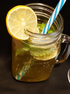 पुदीना लाइम सोडा (Pudina lime soda recipe in hindi) रेसिपी मुख्य फोटो