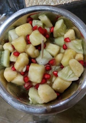 A picture of Fruit chaat.