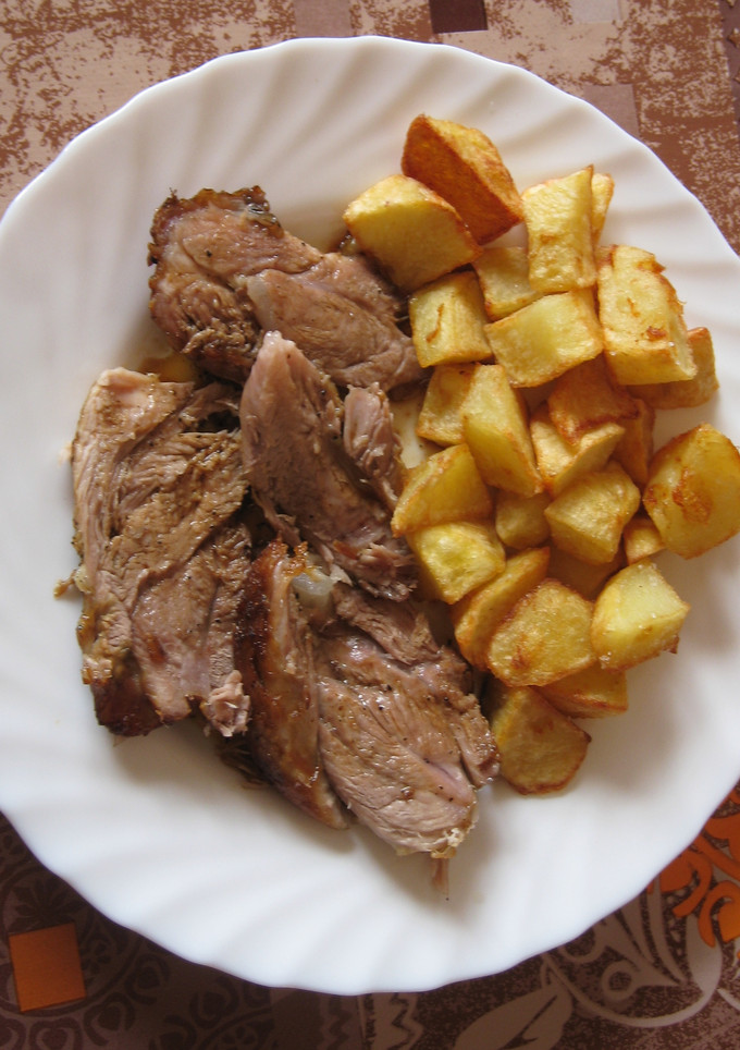 Una foto de CODILLO ASADO