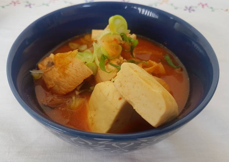 Kimchi jjigaae (kimchi soup) with chicken