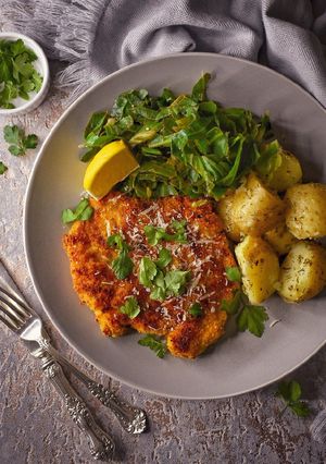 A picture of Chicken Schnitzel.