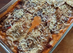 Una foto de Moussaka keto