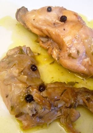 Una foto de Escabeche de conejo al vino tinto 
