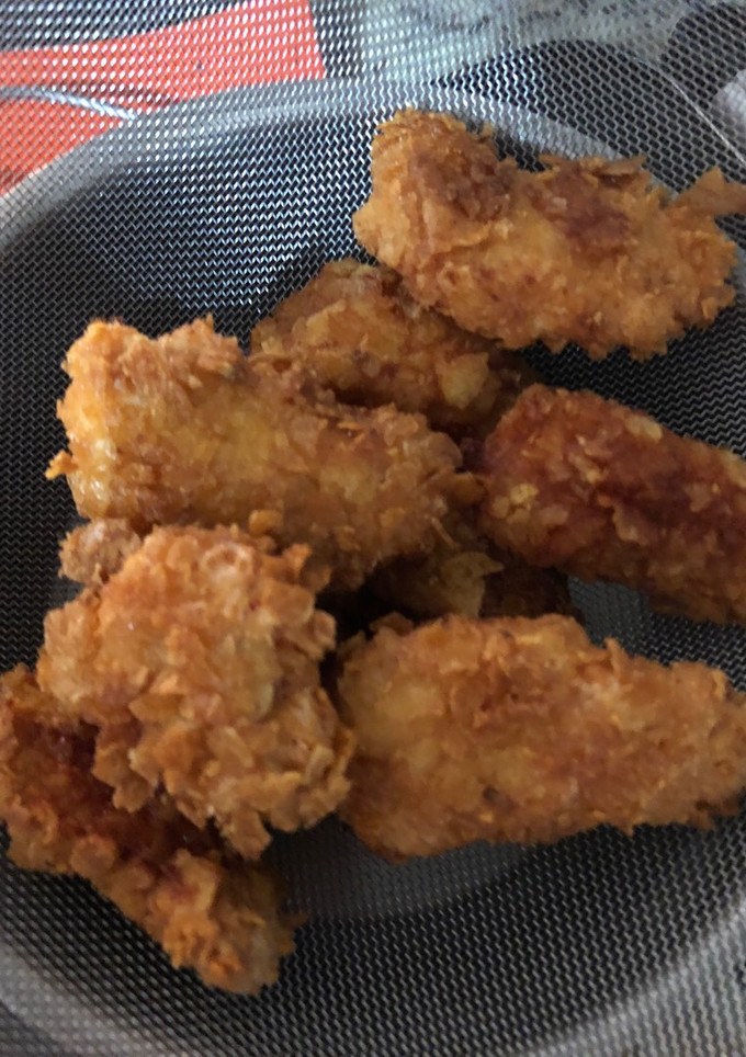 Una foto de Nuggets de pollo NO con pan molido, si no Con papitas fritas 😋